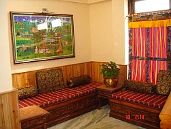 Gompu's Hotel - Room